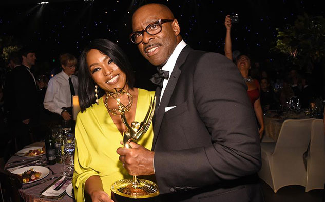 Courtney B. Vance, de American Crime Story, celebra su premio junto a su esposa la también actriz Angela Bassett
