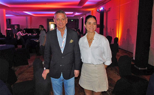 Can Okan, presidente, y Beatriz Cea Okan, VP y Head de Ventas y Adquisiciones de Inter Medya, tras la presentación del screening de la compañía en Cancún.
