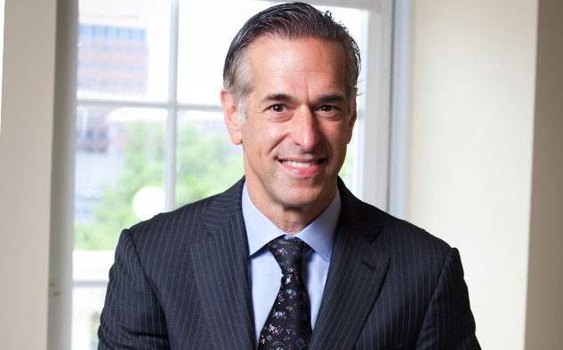 Alan Sokol, presidente del Hemisphere Media Group, propietaria del canal.