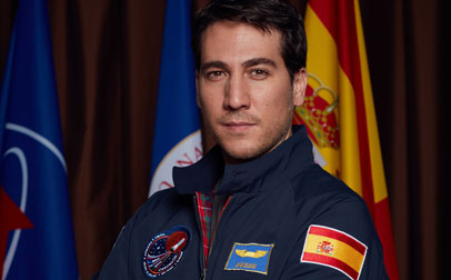 Alberto Ammann es Javier Delgado en MARS.