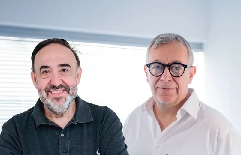 Yusan Acha, creador de formatos de éxito como '¡Qué tiempo tan feliz!', junto a José Carlos Conde, presidente de Womack Group.