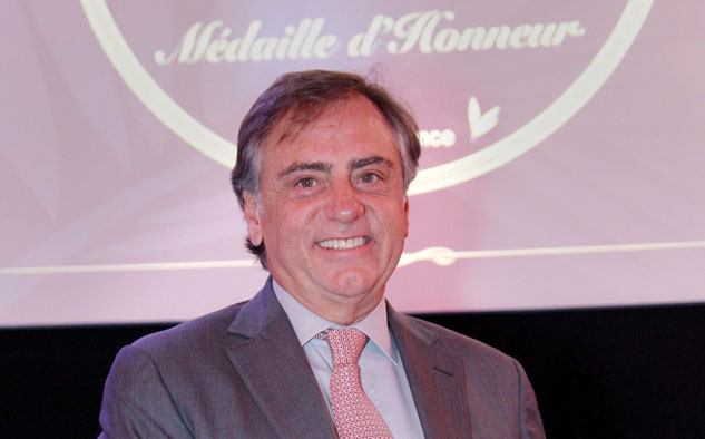 Ricardo Scalamandré, tras recibir el reconocimiento en Cannes.