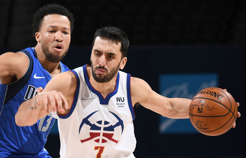 Facundo Campazzo en acción. El base argentino se ha convertido en un verdadero fenómeno que ha incentivado el interés de los fans latinoamericanos en el mayor evento basquetbolístico mundial.