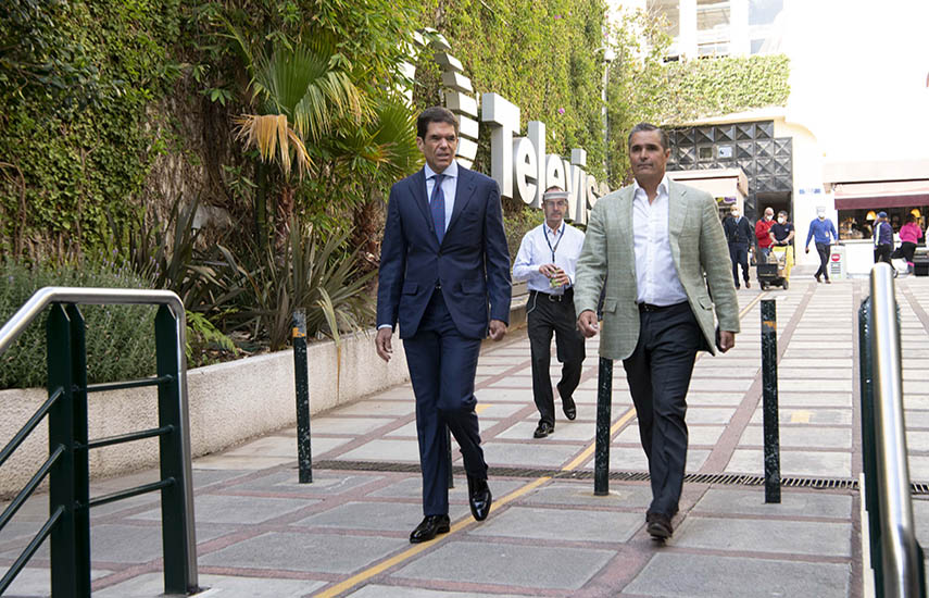 Los Co-CEOs, Alfonso de Angoitia y Bernardo Gómez, sorprendieron a todos con su visita a los foros de Televisa San Ángel. 