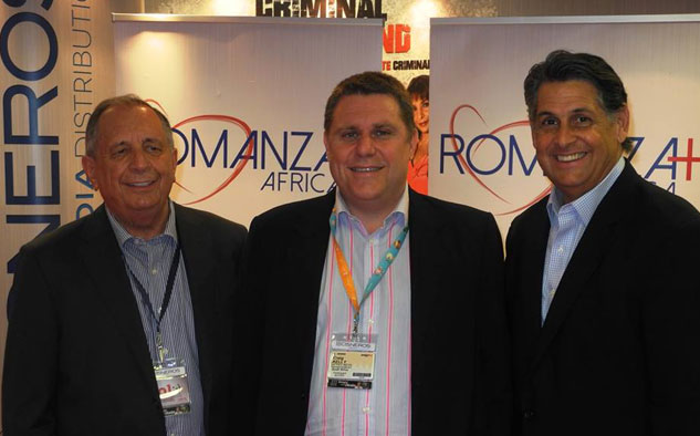 Marcel Vinay Hill, vicepresidente de Ventas Internacionales de Azteca; Craig Kelly, fundador y CEO de AfricaXP; y César Díaz, vicepresidente de Cisneros Media Distribution.