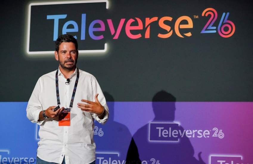Jordan Strauss/Invision - Television Academy/AP Content Services Jaime Otero, vicepresidente de alianzas de Parrot Analytics, presenta el panel "Intriga internacional: Dentro del mundo de las importaciones globales y la propiedad intelectual, presentado por Parrot Analytics" en Televerse 26