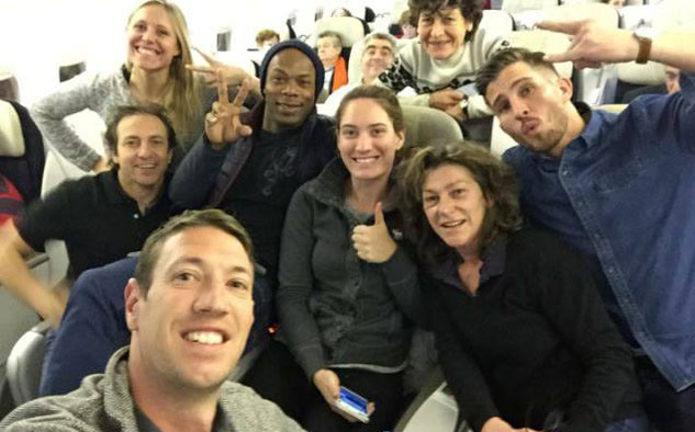 La última selfie del grupo de competidores de Dropped en viaje a la Argentina. Todos presentes, con Camille, Florence y Alexis, juntos, a la derecha.