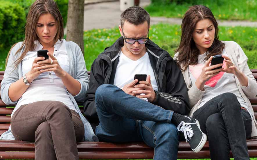 Los teléfonos móviles y las tablets combinados ahora representan el 46 % de toda la visualización online mundial