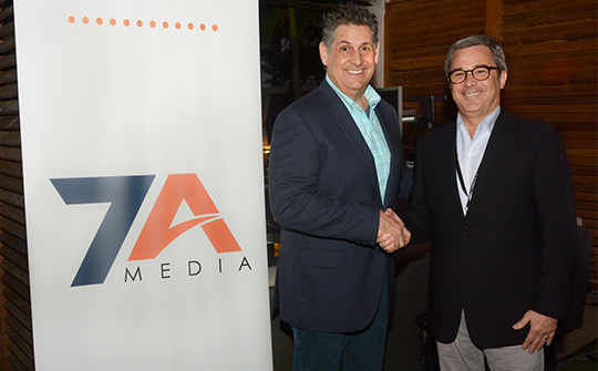 César Díaz y João Pedro Nava, en el reciente NATPE de Miami Beach.