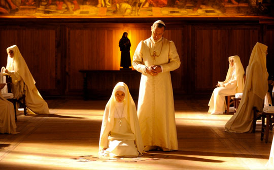 Jude Law en The young pope (foto: Gianni Fiorito)