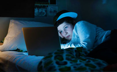 Los británicos pasan más tiempo online que durmiendo