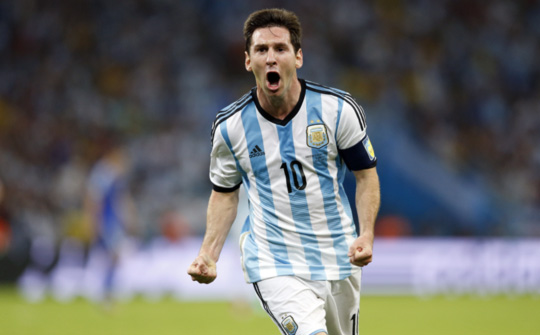 Las Eliminatorias camino al Mundial de Fútbol 2018 con los astros latinoamericanos que brillan en el fútbol internacional, encabezadas por Lionel Messi, el mejor futbolista del mundo, son una de las grandes basas de la actual programación de la señal.
